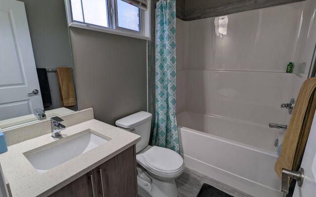 Riverside Motel & Suites