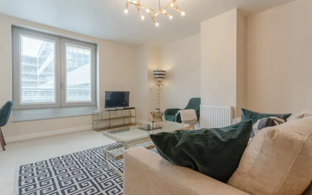 Spacious and Central Flat Near Regent's Park