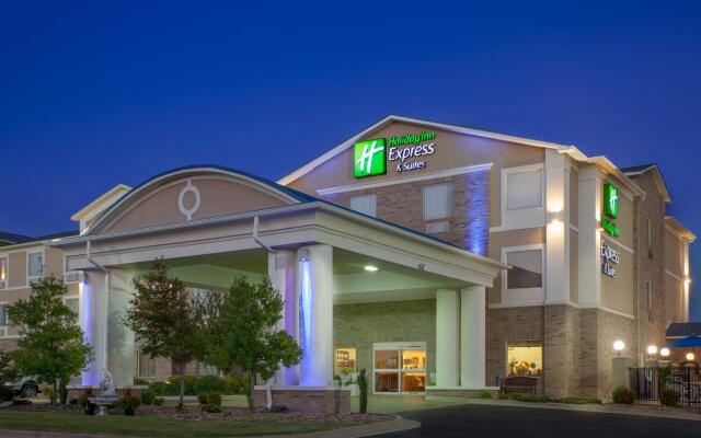 Holiday Inn Express Hotel & Suites Clarksville, an IHG Hotel