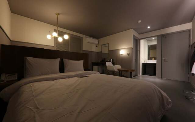 N7 Hotel