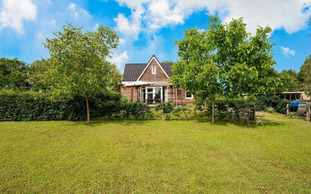 Pretty Holiday Home in Vroomshoop with Garden