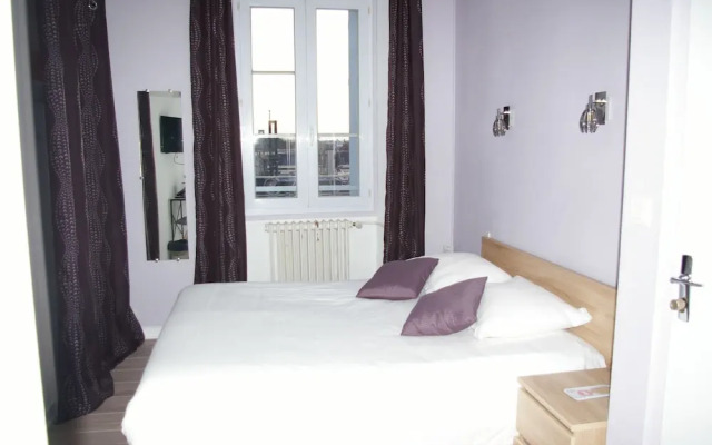 Queen Serenity Hotel