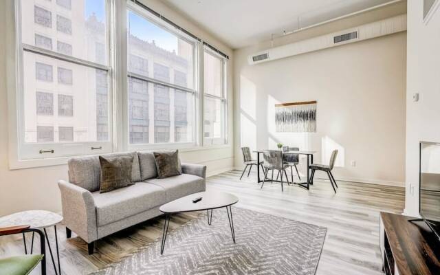 TWO CozySuites Apt w Skybridge Access 2