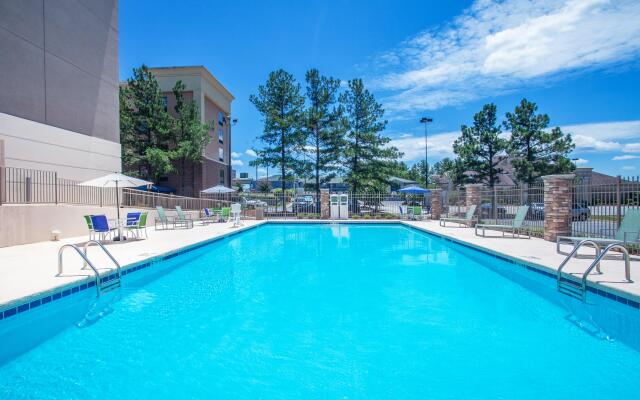 Holiday Inn Express Suites Augusta West -Ft Gordon