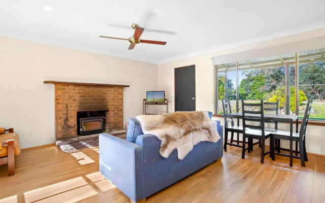 Braeside Cabin One - Pinkwood