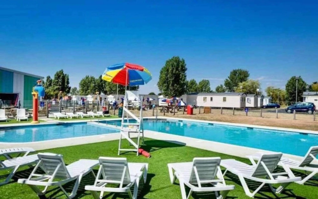 St Osyth- Sleeps8-freeparking-wifi-holidaypark