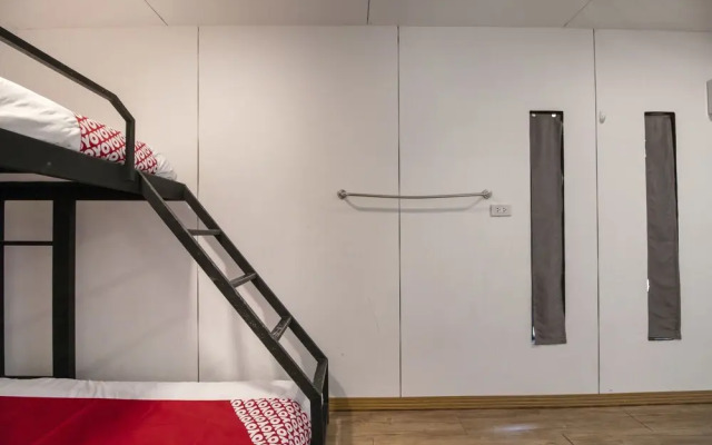 OYO 673 Nice Sleep Box Hotel