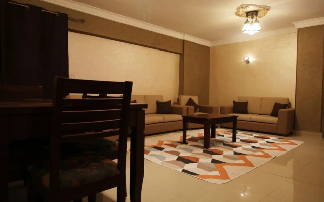 Golden Charming 3-bed Apartment in Cairo