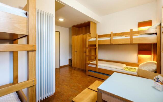 DJH Garmisch- Partenkirchen - Hostel