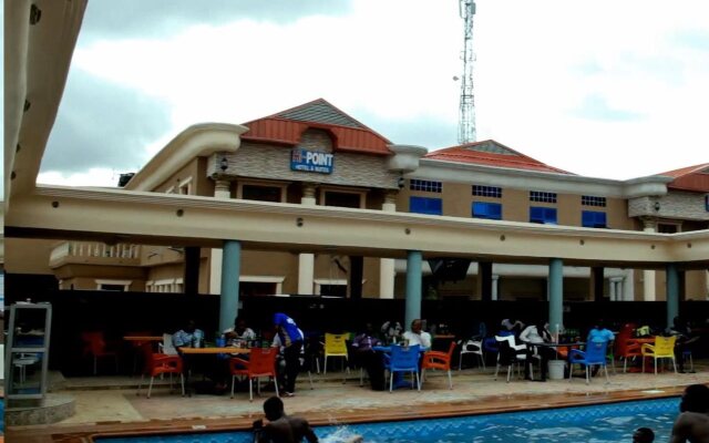 Hi Point Hotel & Suites