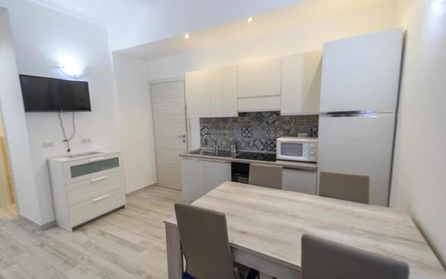 Bilocale ristrutturato a nuovo a 20 metri dal mare