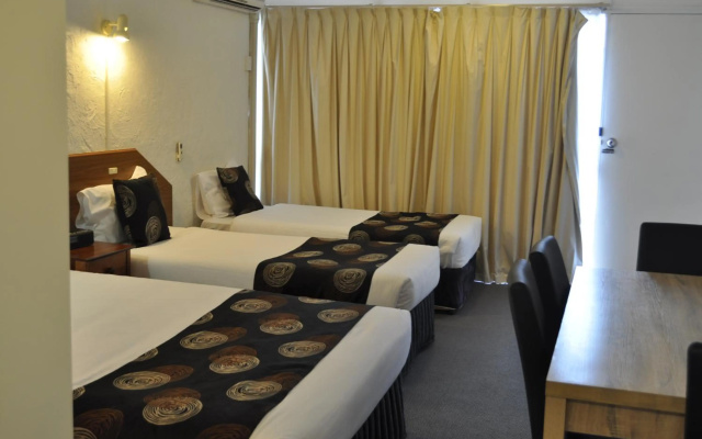 Albury Burvale Motor Inn – Guest Rooms – Albury