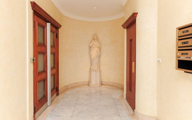 Le Majestic Promenade - 5 Stars Holiday