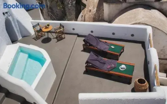 Antithesis Apartments