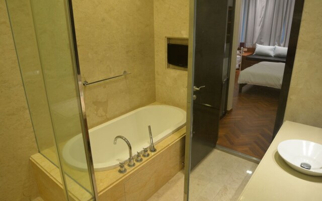 One BR Apartment Straits Quay Penang