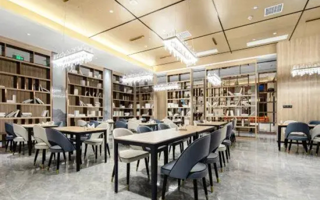 H Hotel (Wuhan Zhuankou Sports Center store)