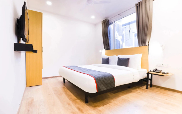 OYO Townhouse 311 Ekana Stadium