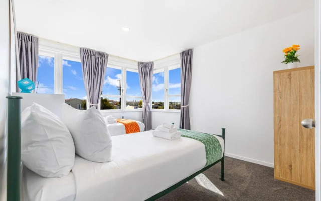 Freshly Renovated 3Br Ellerslie Home