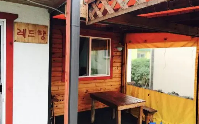 Seogwipo Jeju Woori House Pension