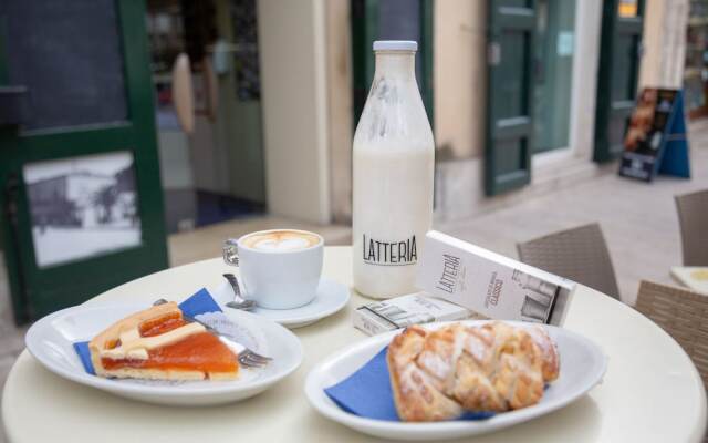 Holiday Rooms Portale Pirrera