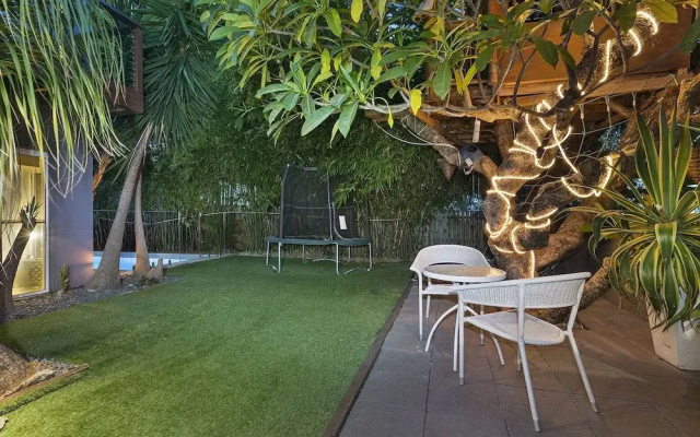 Resort Style Home near Airport & CBD