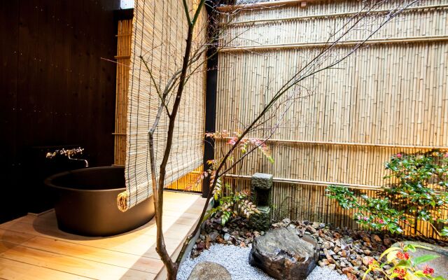 Miro Shichijo Hanabatakecho Tei