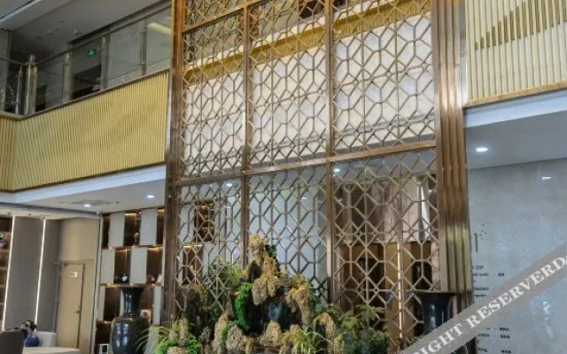 Tianhe Shangwu Hotel (Luquan Development Zone Tianhe Building)