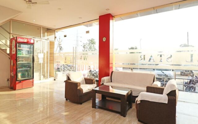 OYO 6137 Hotel Star