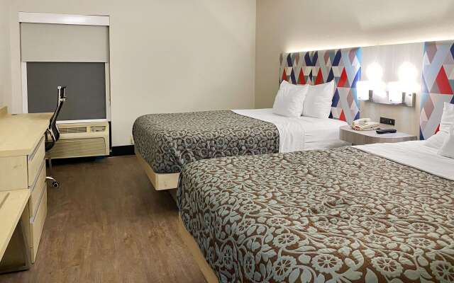 Days Inn & Suites by Wyndham Peachtree Corners/Norcross