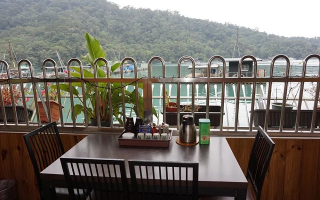 Lakeside B&B