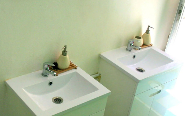 Locals Hostel & Suites