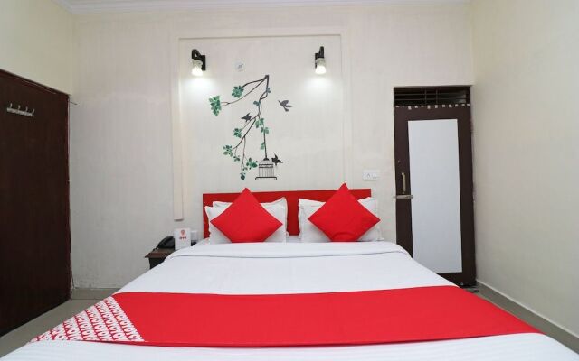 Harshit Paying Guest House