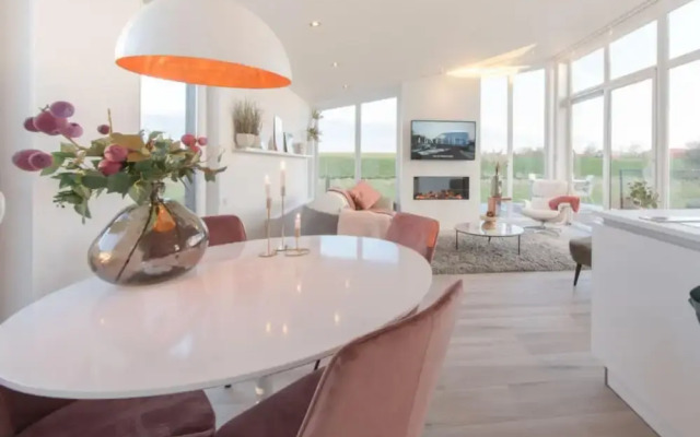 Luxury Chalet With Covered Terrace, in Zeeland