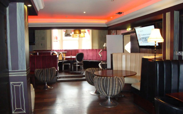 Whites Hotel