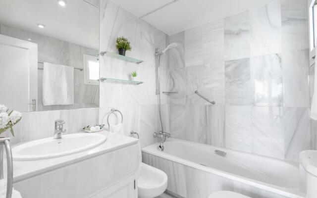 OleHolidays Guadalmina Golf Plaza