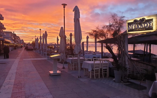 Eantos Studios and Suites