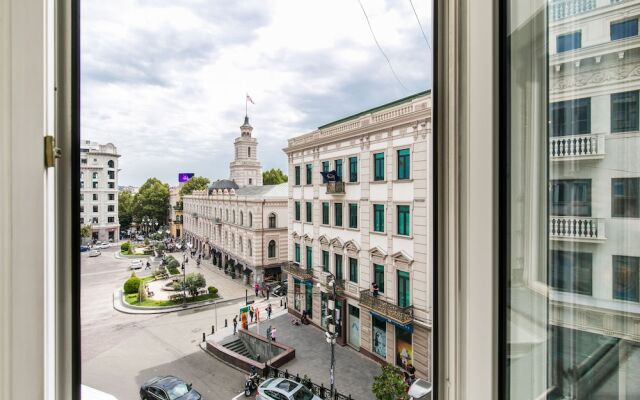 Freedom Square Apartment With View