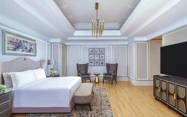 The Ritz-Carlton Jakarta, Mega Kuningan