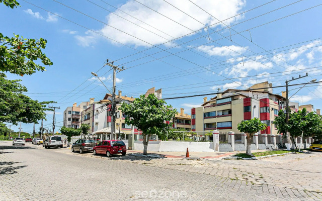 Apto com churrasqueira a 100m da praia CSCD0013