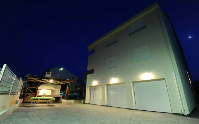 Apartments Hills