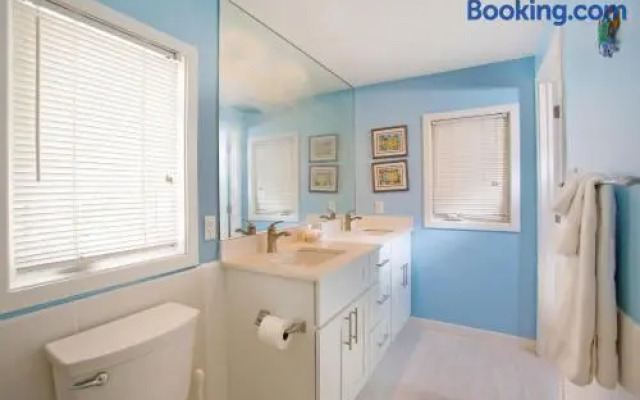 Two Rainbows by Grand Cayman Villas & Condos