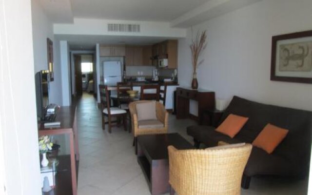 Bay View Grand Residencial 602 Sur