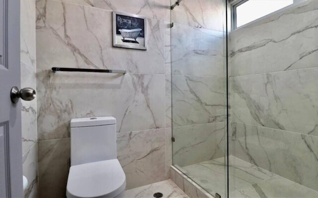 Large and Comfortable Apartment in Napoles Area Neighborhood