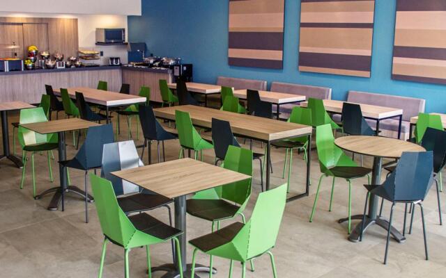 City Express Plus by Marriott Monterrey Galerias