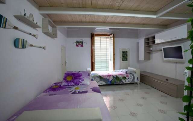 4 Sister Open Space in Puglia, Italy