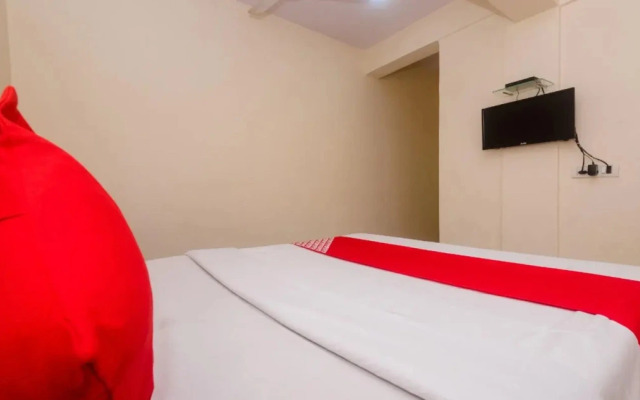 OYO 23285 The Diplomat Lodging