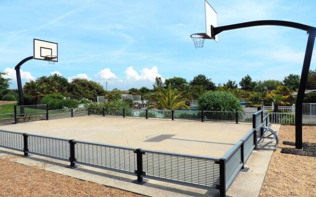 Luxurious, attractively furnished villa, 800 m. from the sea