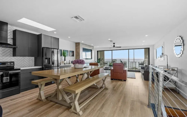 Carlsbad Beachfront Home W Hot tub