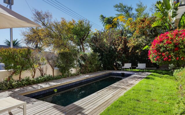 Victorian Manor Apartment
