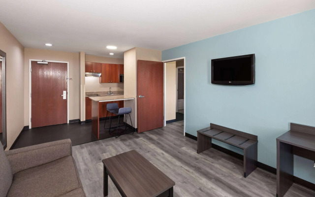 Super 8 by Wyndham Lubbock West